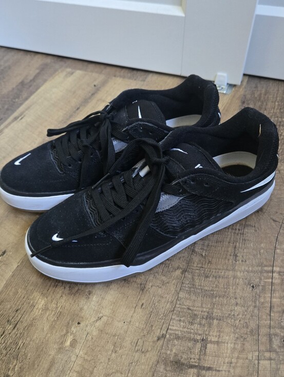 Nike Other - Nike Sb Ishod Wair Mens Size 6 Black And White Sneakers